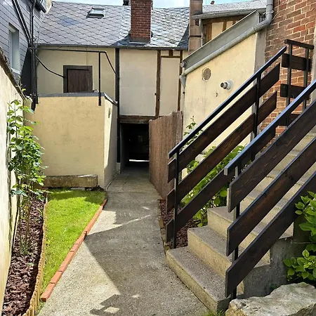 Cosy Hyper Centre Apartment